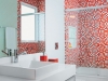 banheiro-decorado-com-pastilhas-vermelhas-e-pretas-11