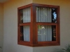 janela-de-madeira-com-vidro-para-sala-15