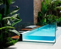 piscina-moderna-de-vidro-11